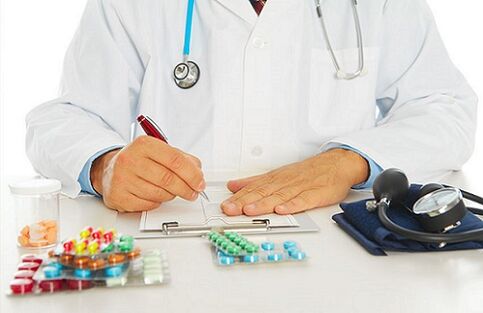 Arzt verschreibt Medikamente gegen Prostatitis, Foto 1